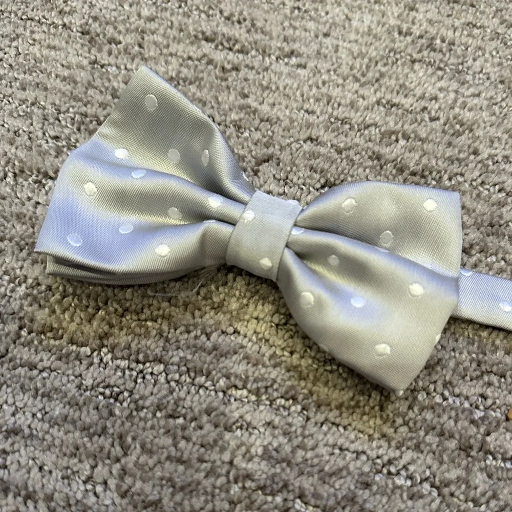 Elegant Kids Bow Tie in Light Gray with White Dots